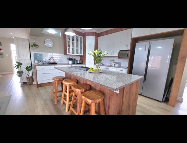4 BEDROOM HOUSE FOR SALE IN MONTE CHRISTO